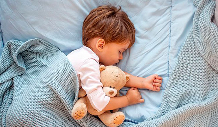 Implemente uma rotina de sono consistente para garantir que seu filho durma o suficiente. Os horários serão ainda mais importantes para as crianças de idade escolar.