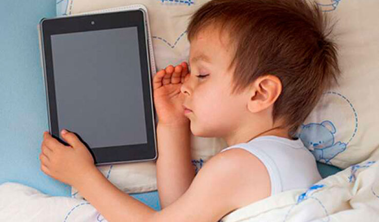 Desligue os telefones à noite quando as crianças tiverem que ir para a cama para evitar distração digital.
